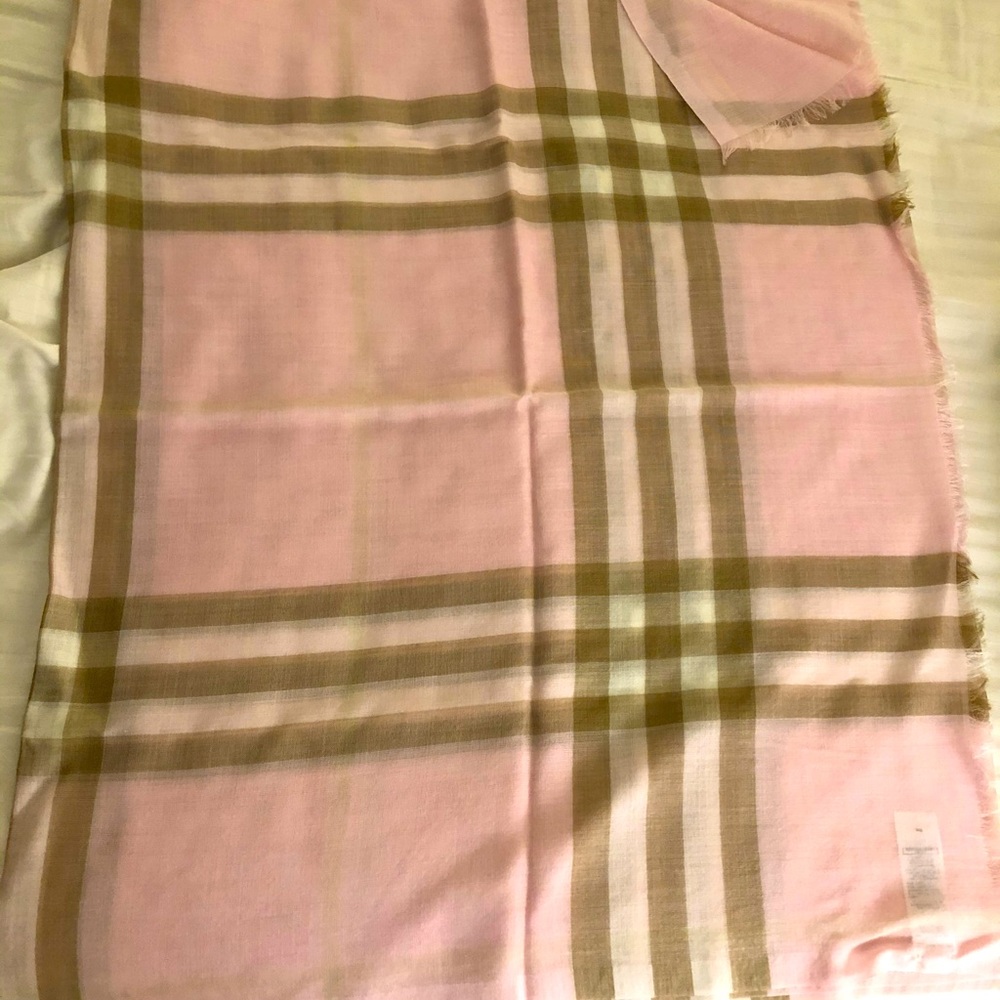 NWT Burberry Pink & Tan Scarf OS